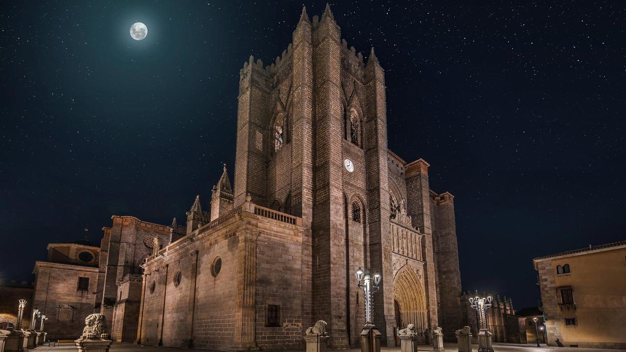 Apartamentos Turisticos Avila La Catedral Zewnętrze zdjęcie