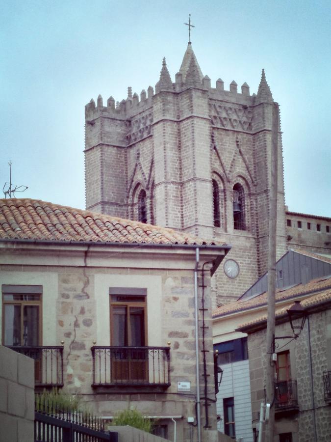 Apartamentos Turisticos Avila La Catedral Zewnętrze zdjęcie