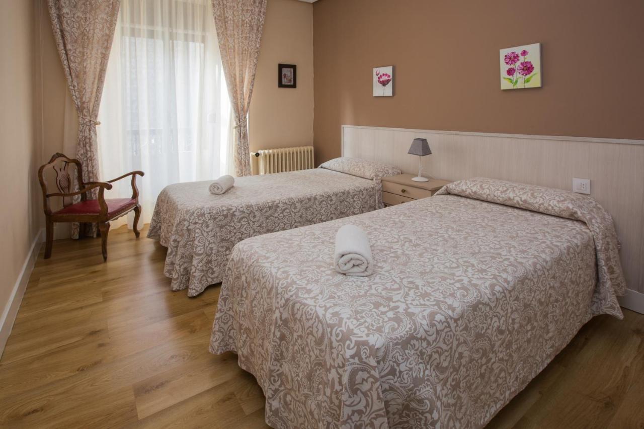 Apartamentos Turisticos Avila La Catedral Zewnętrze zdjęcie