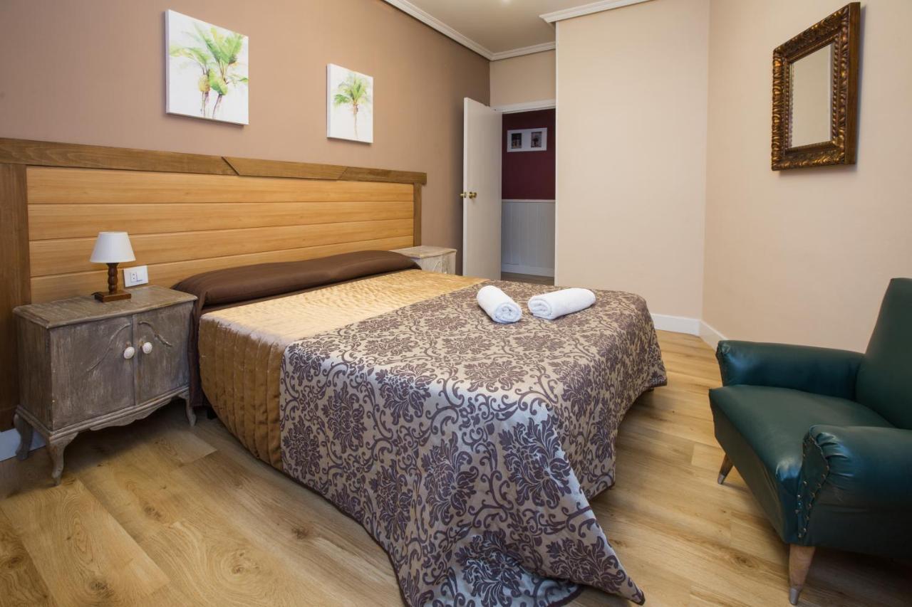 Apartamentos Turisticos Avila La Catedral Zewnętrze zdjęcie