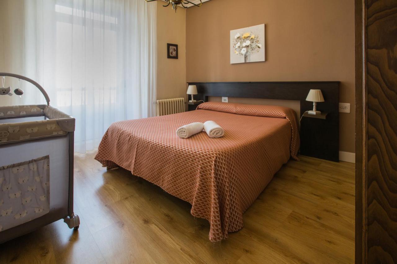 Apartamentos Turisticos Avila La Catedral Zewnętrze zdjęcie